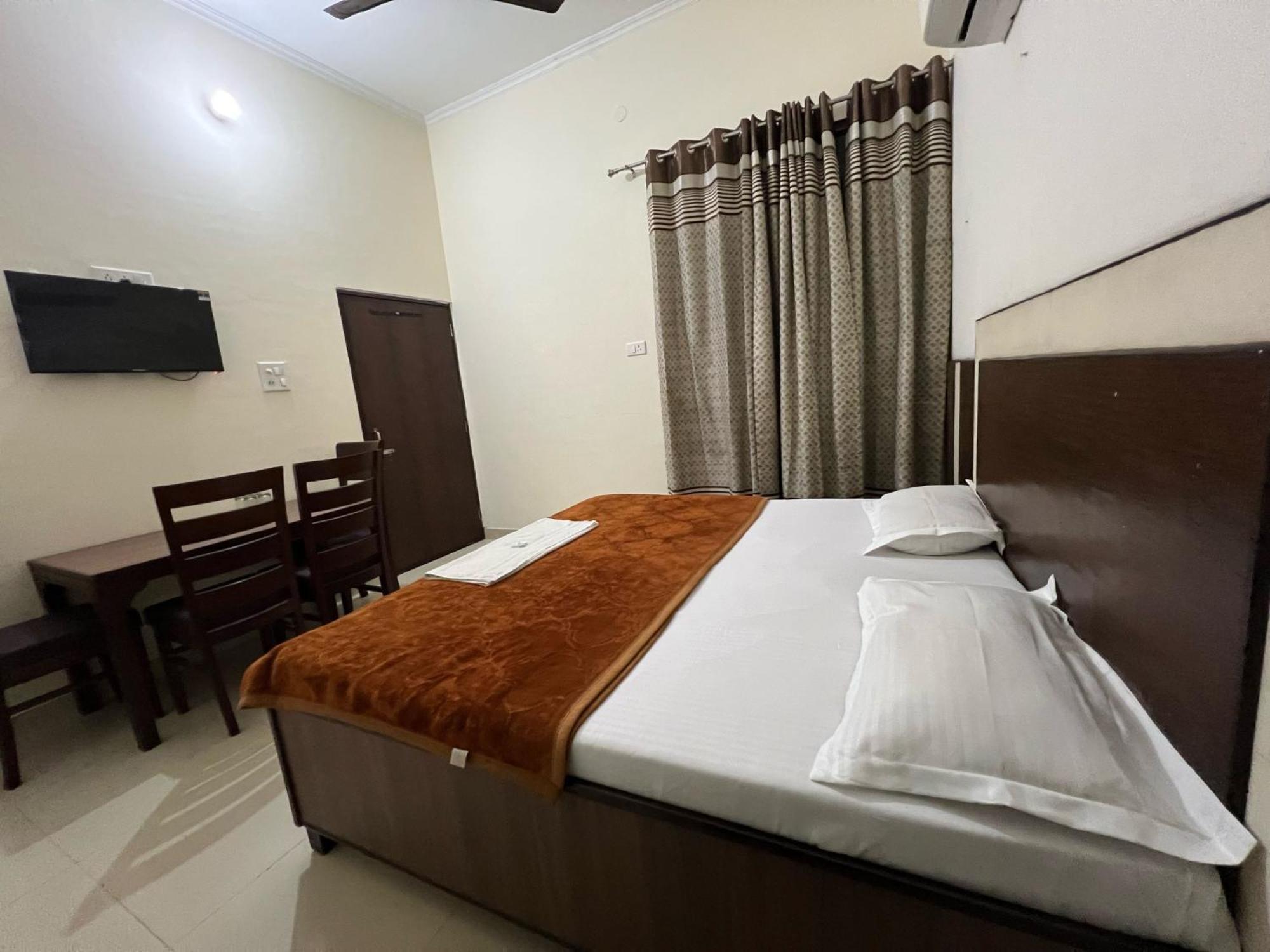 Hotel Blessing Inn By Grb Jalandhar Extérieur photo